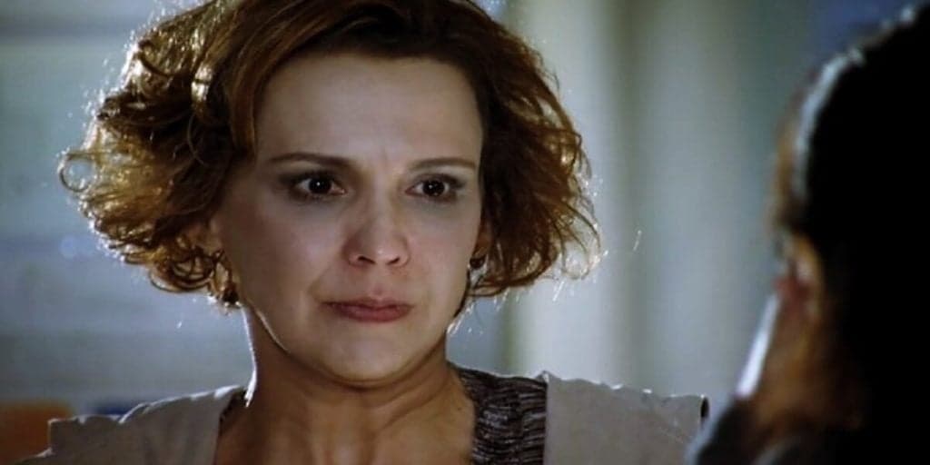 A Vida da Gente: Escrota, Eva culpa Manu por sua desgraça e a joga na rua da amargura com Júlia