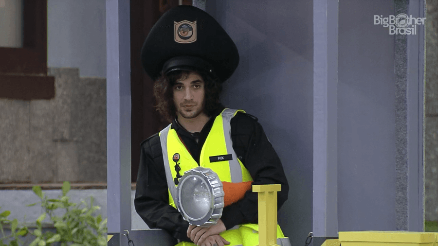 BBB21: Fiuk avalia relação de Arthur e Carla e dispara: "Nem ele leva a sério"