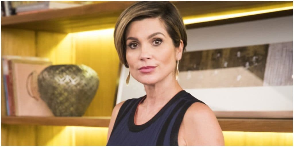 Flávia Alessandra engorda por conta de separação e figurinos de novela não entram mais: "Roupas não fecham"