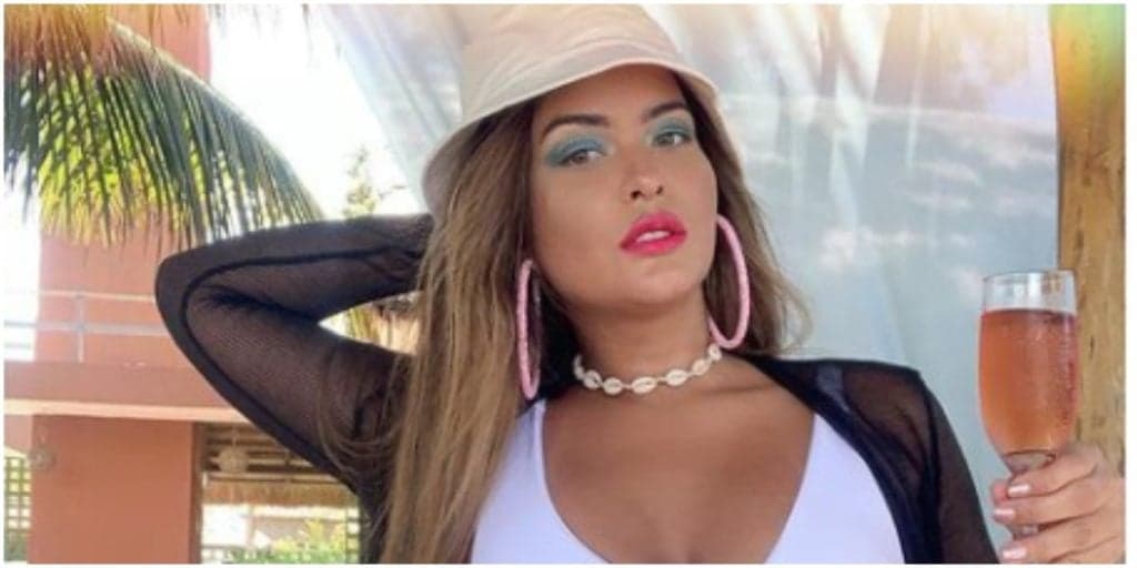 Geisy Arruda tem fotos explícitas escorraçadas e o público vê o que não esperava