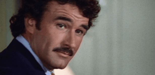 Geoffrey Scott em Dynasty (Foto: Reprodução)