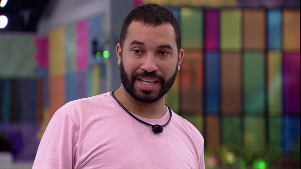 BBB21: Gilberto se descontrola, desabafa morrendo de medo da Carla Diaz e dispara: "Algo monstruoso"