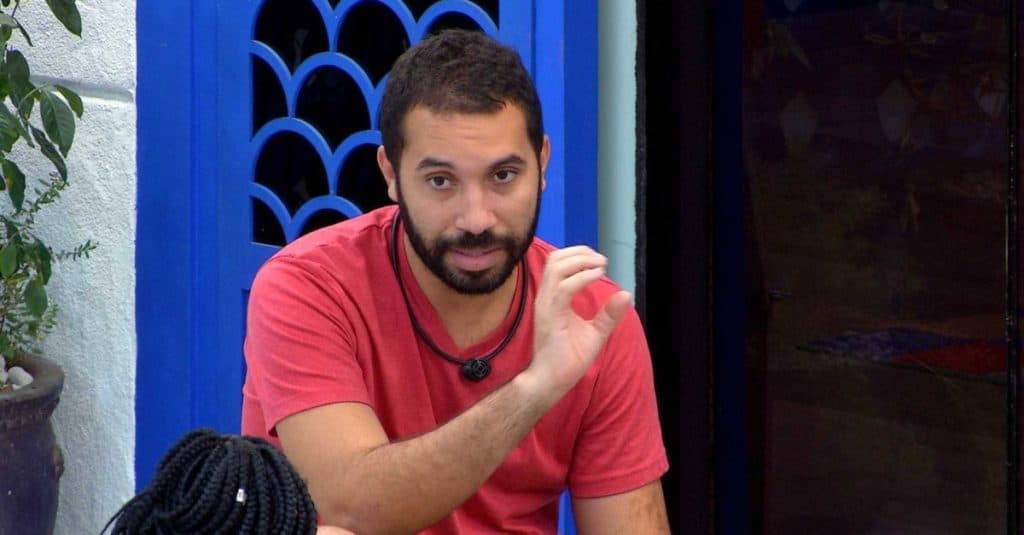 BBB21: Gilberto não resiste, convoca Carla Diaz e dispara: "Vou pedir umas desculpas"