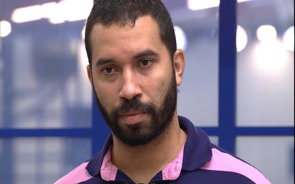 BBB21: Gil se revolta com Carla Diaz e detona sem dó: "A rainha do Big Brother, tem que pedir autorização"