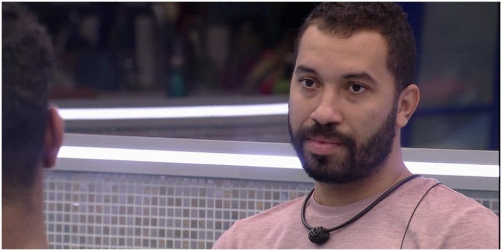 Gilberto solta o verbo, chama Thaís de planta na cara de pau e promove massacre no BBB21: "Decepção"