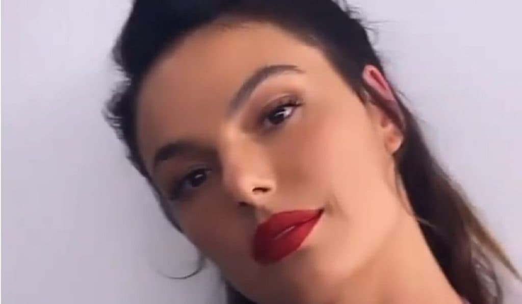 Isis Valverde surge produzida para festa, realidade vem à tona e ela assume tudo: "Eu queria"