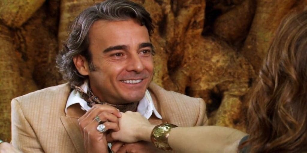 Ti-Ti-Ti - Jaqueline é seduzida, ganha proposta tentadora de Jacques Leclair e faz alerta: "Cuidado"