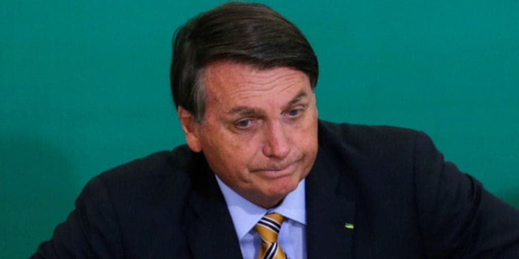 URGENTE! Jair Bolsonaro é internado às pressas, cancela compromissos e estado de saúde é confirmado: "Crítico"