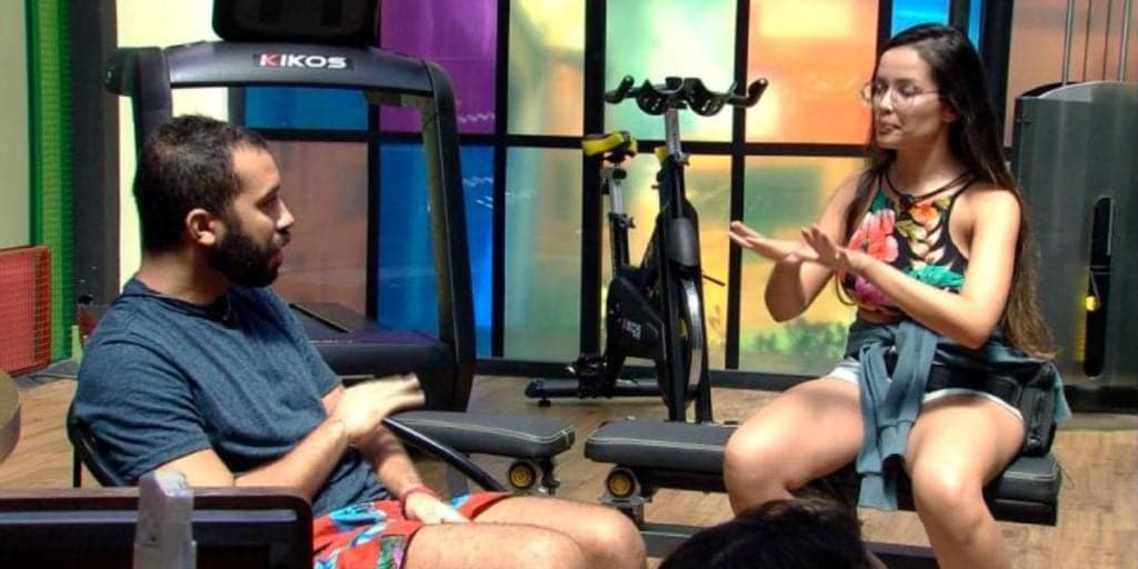 Juliette tranca Gil em sala no BBB21, lava roupa suja com gritaria e ofensas explodem: "Não precisa de palma"