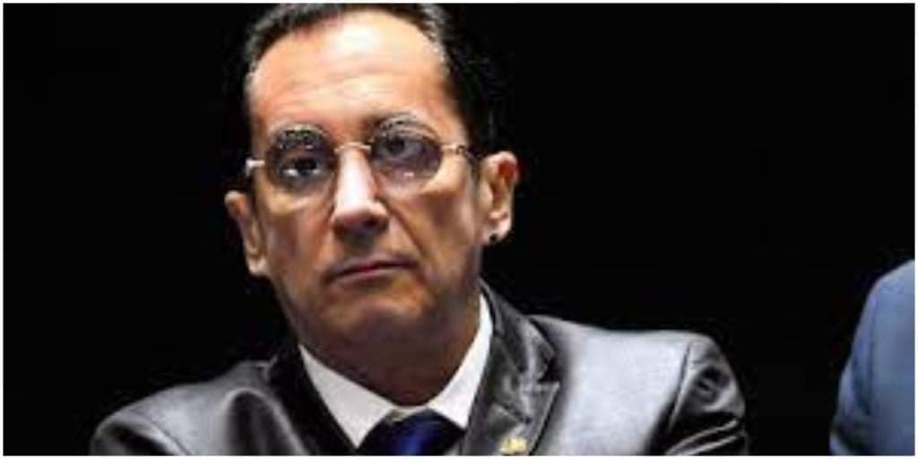Kajuru se assume, expõe sexo com homem e humilha ex-amiga Adriane Galisteu: "Devia ter caráter"