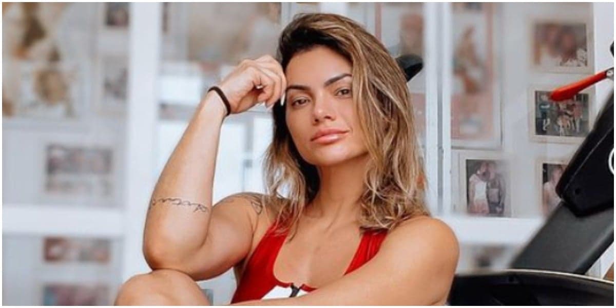 Kelly Key é flagrada em momento de atividade e parte íntima pula para fora  (Foto: Reprodução)