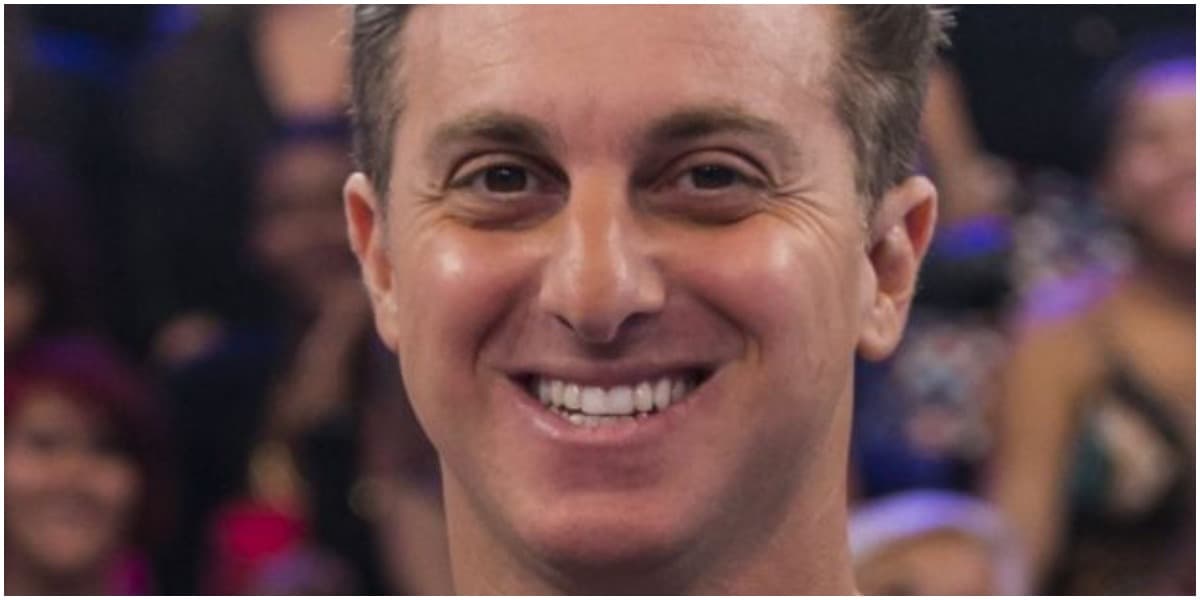 Luciano Huck anuncia a paralisação das gravações no programa Luciano Huck anuncia a paralisação das gravações no programa