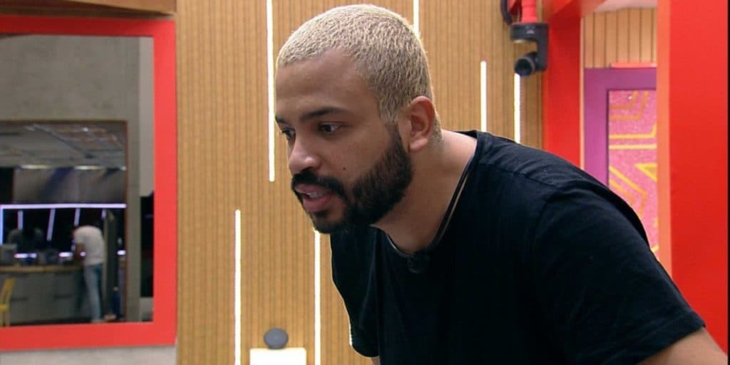 Projota condena atitude de Fiuk no BBB21, declara guerra e faz promessa aos prantos: "Vai ter sangue"