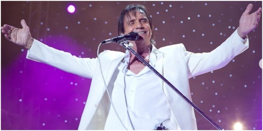 Roberto Carlos se declara para o seu grande amor e não esconde mais do público