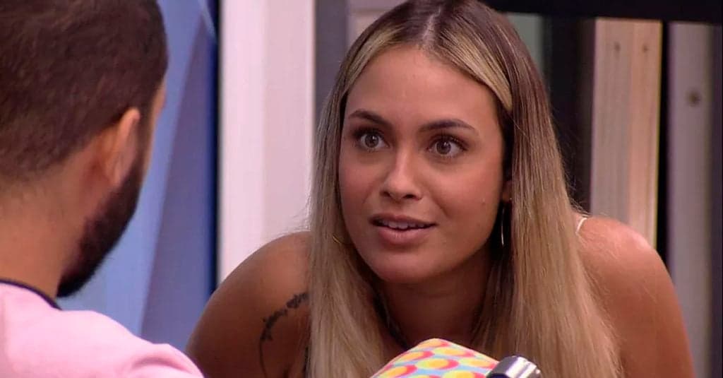 BBB21: Sarah volta a fazer pouco caso da Covid-19, debocha da pandemia e detona: "Não tá mais tão ruim"
