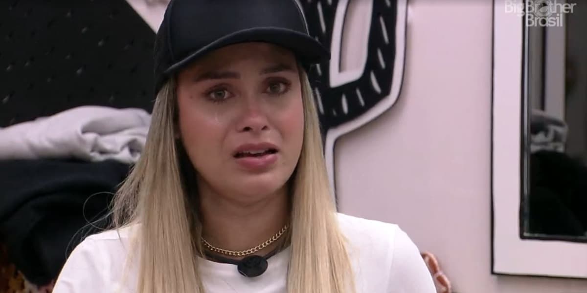 Sarah cai no choro e desabafa no BBB21 (Foto: Reprodução) Sarah cai no choro e desabafa no BBB21 (Foto: Reprodução)