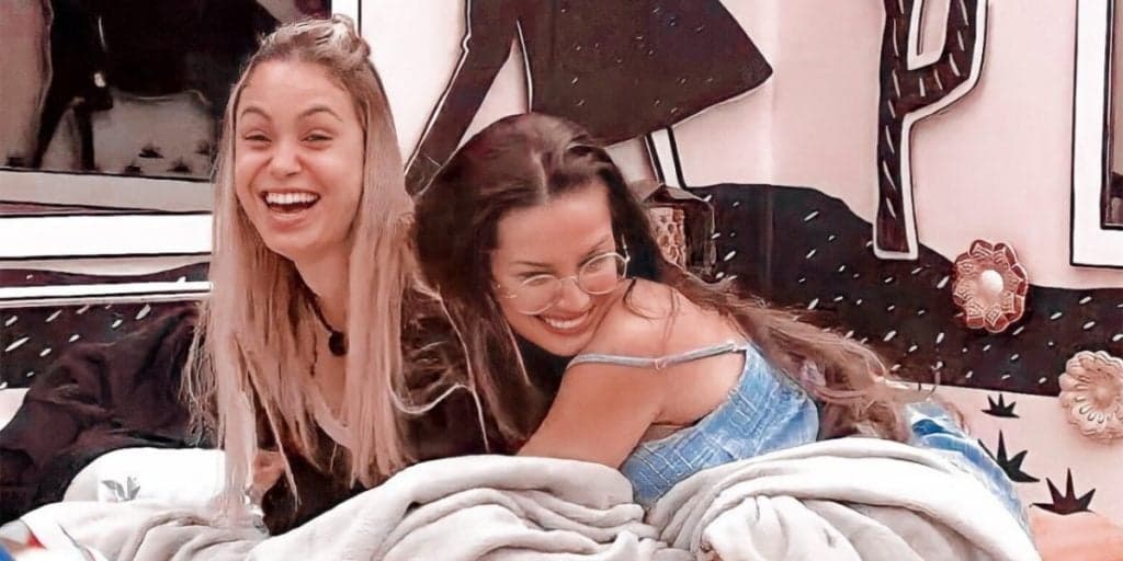 Sarah abre o jogo, expõe pegação com Juliette no BBB21 e explode com detalhes: "Beijo"