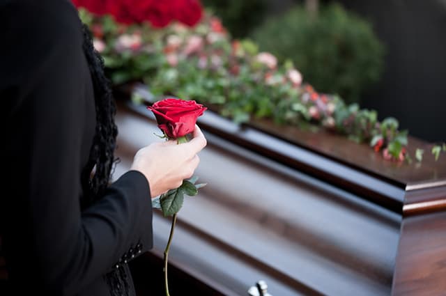 Famoso apresentador brasileiro morre aos 72 anos, fãs entram em desespero e causa cruel é revelada: “Dor”