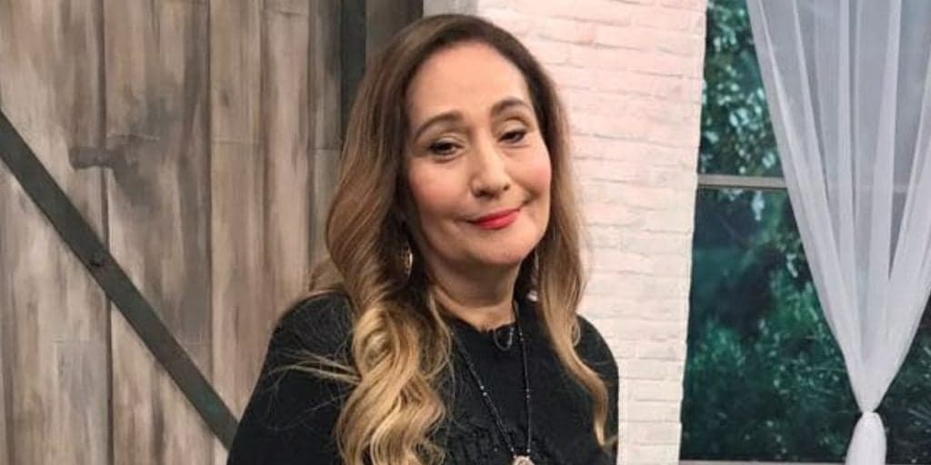 Sonia Abrão aciona alerta ao vivo, denuncia terrorismo dentro da Globo e detona: "Esse menino não tem noção"