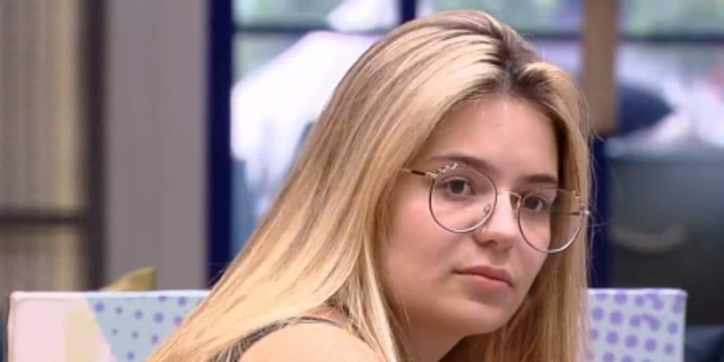 Viih Tube incorpora Cartolouco da Fazenda no BBB21, faz guerra com a água e come melecas do nariz