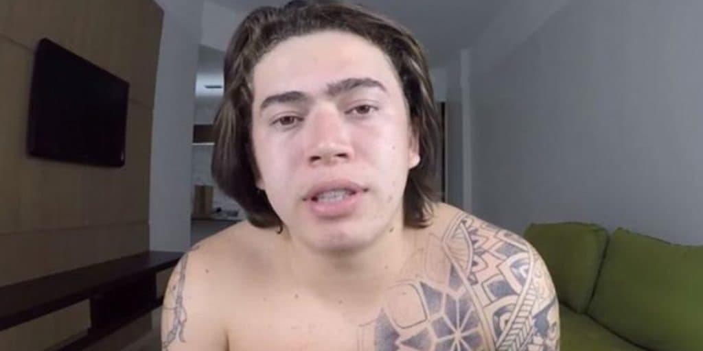 Whindersson Nunes vai ao fundo do poço, faz post enigmático e humilhação é exposta: "Eu sou um lixo"