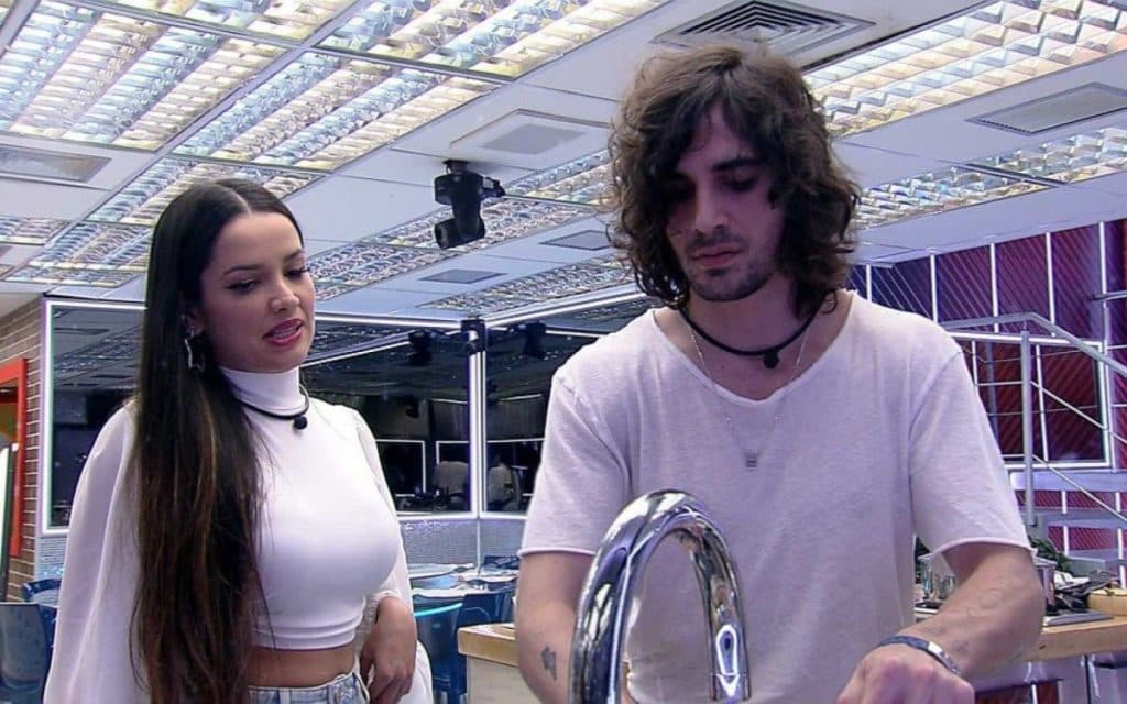 Fiuk propõe casamento para Juliette no BBB21, clima esquenta e participante anuncia condição: "Senta aqui"