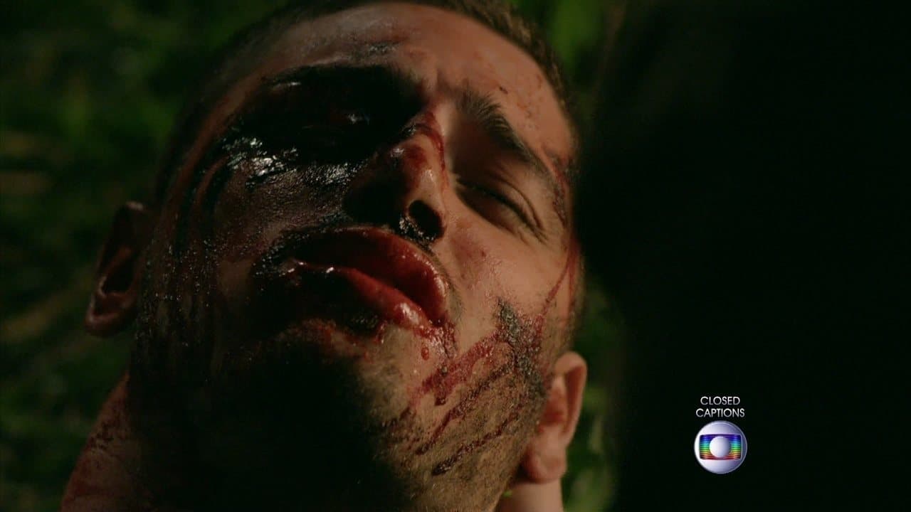 João Lucas fica estropiado após bater de frente com criminosos (Foto: Globo) João Lucas fica estropiado após bater de frente com criminosos (Foto: Globo)