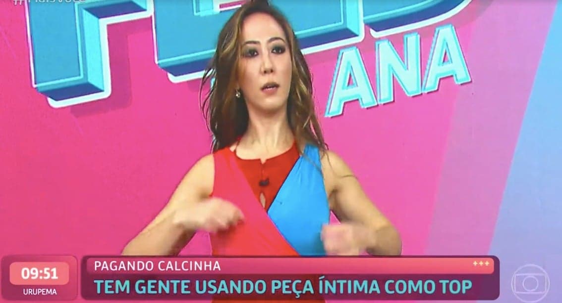 Ju Massaoka coloca calcinha ao vivo (Reprodução) Ju Massaoka coloca calcinha ao vivo (Reprodução)