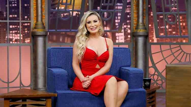 "Maliciosos e podres por dentro", diz Andressa Urach ao perder 2 milhões e ir à falência: "Fundo do poço"
