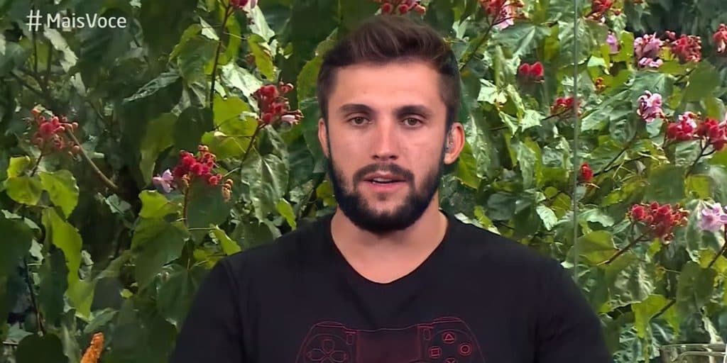 Arthur vai à Ana Maria, admite atitude babaca com Carla, e acha que tem outra chance: "Consciência tranquila"