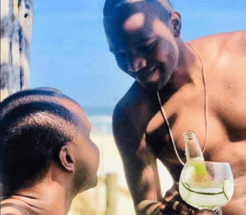 Thiaguinho tem foto ao lado de rapaz seminu divulgada e cantor assume publicamente: "Te amo"