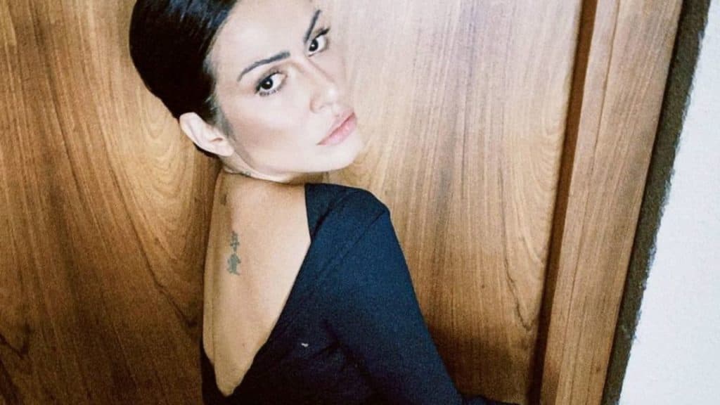 "Não tem como parar", desabafa Cleo Pires, após crise de compulsão e batalha pela vida de seu pai