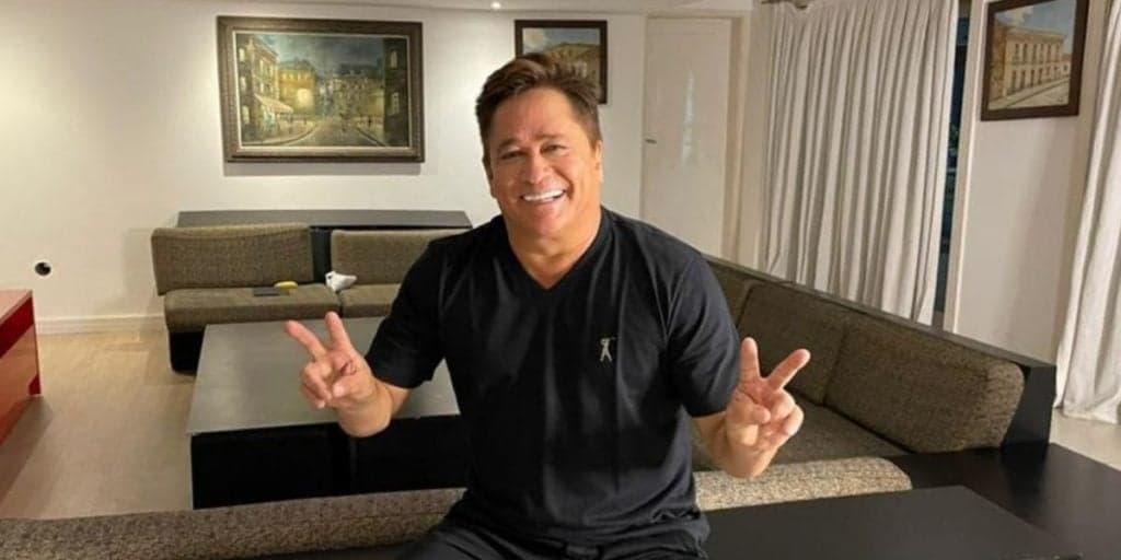 "É desgraça" Leonardo assume vício mortal ao público e bate-boca com esposa Poliana Rocha