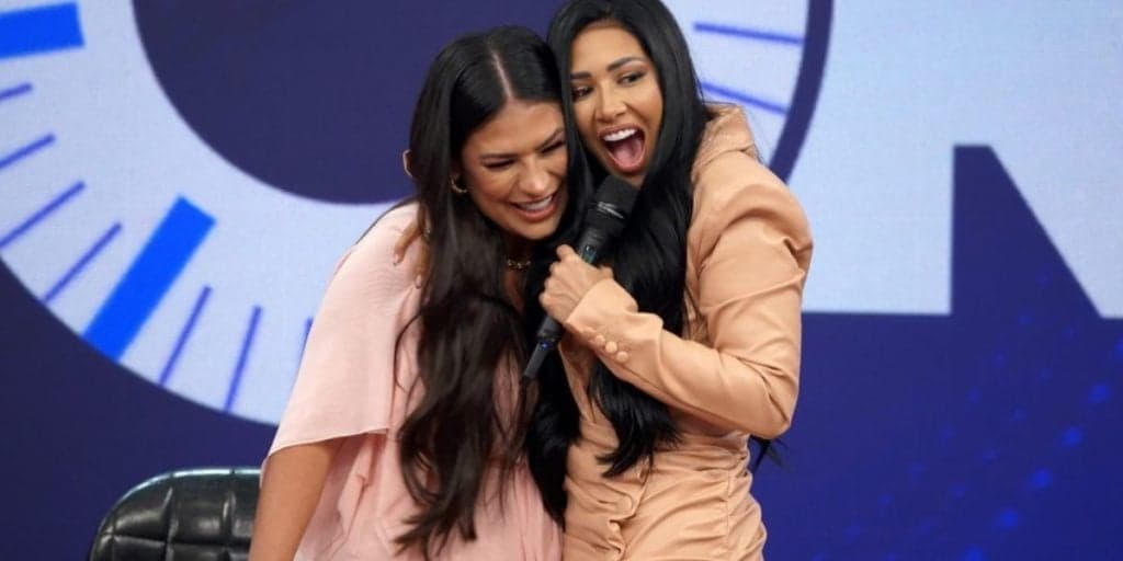 Simone & Simaria falam sobre a morte do pai no programa Altas Horas