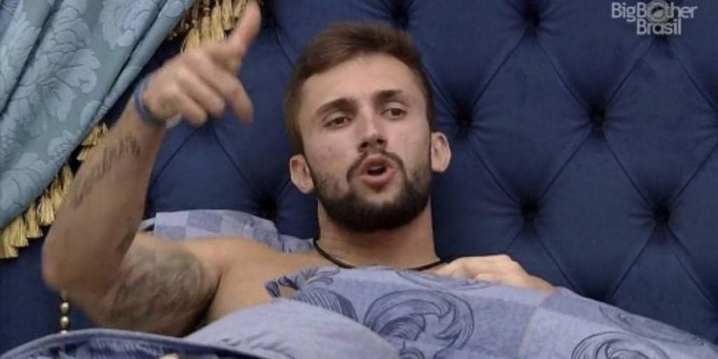 Festa tem pancadaria, unhada no olho por cerveja e ameaça de morte por Arthur: BBB é assombrado por violência