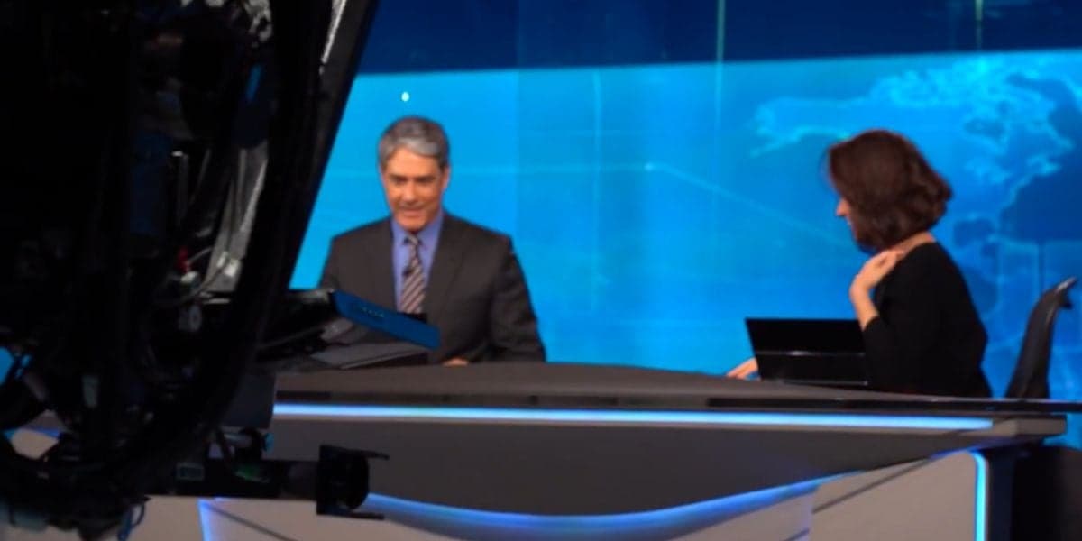 Renata Vasconcellos recebe presente de moça nos bastidores do Jornal Nacional, após assumir amor por morena 