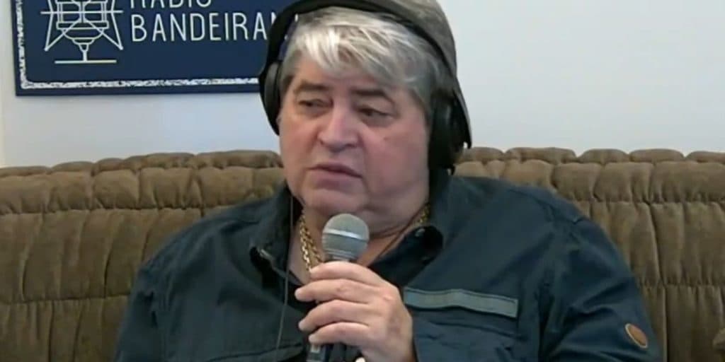 Emocionado, Datena presta homenagem ao cantor Agnaldo Timóteo