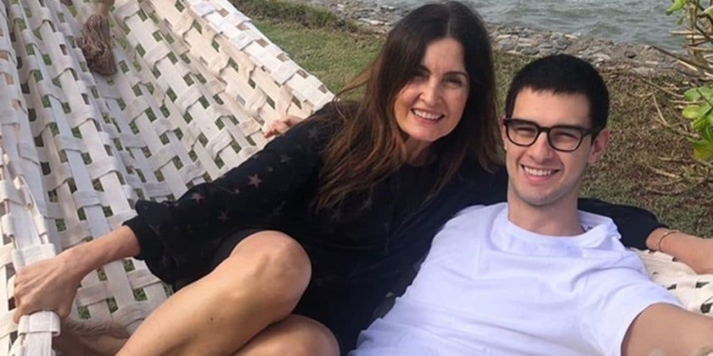 Filho de Fátima e Bonner vive relacionamento recatado