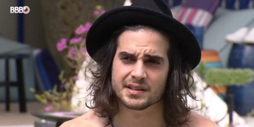 Fiuk, após beijo gay, abre o jogo no BBB21 e confessa ao Brasil amor por homem: "um lance"