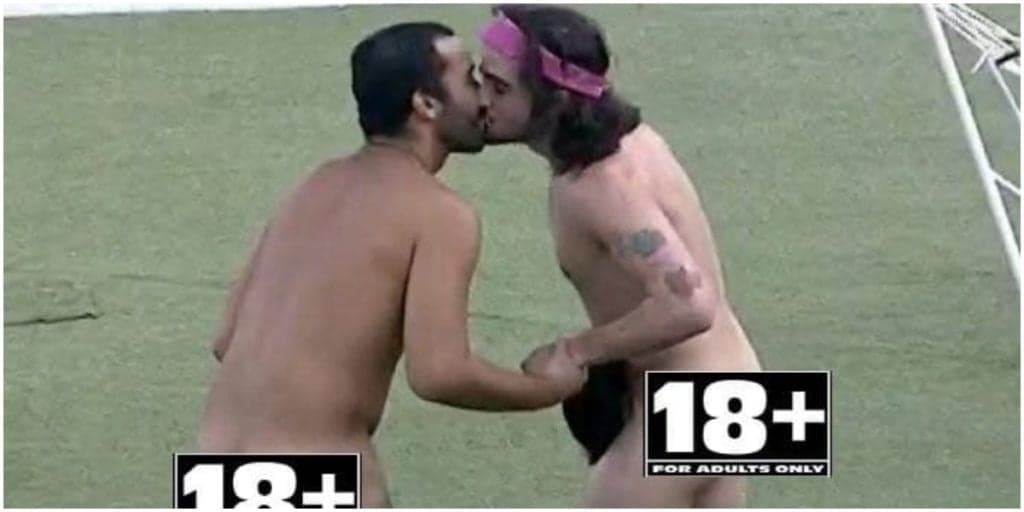 Fiuk e Gil se beijam, tiram a roupa, seguram no pênis e pulam pelados na piscina do BBB21