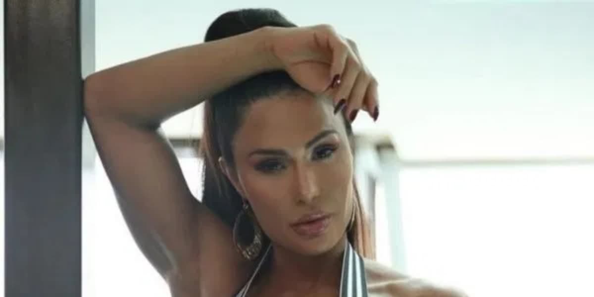 Gracyanne Barbosa ousou em foto publicada no Instagram e deixou bumbum à mostra (Foto: Reprodução) Gracyanne Barbosa ousou em foto publicada no Instagram e deixou bumbum à mostra (Foto: Reprodução)