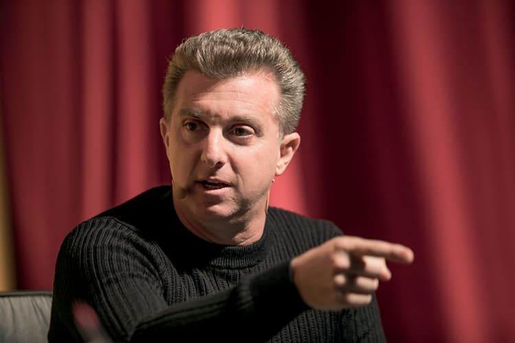 "Nada definido", Luciano Huck esnoba a Globo e emissora define substituto de Faustão às pressas