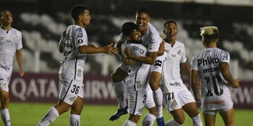 Futebol no SBT vai mal, prejudica audiência de Ratinho e faz apresentador passar vexame