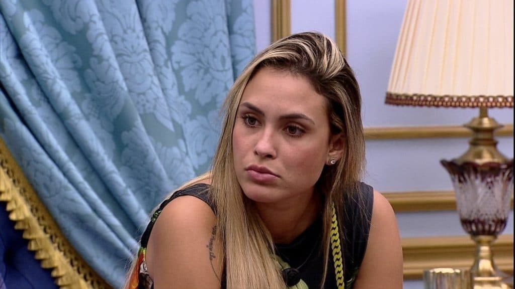 Sarah admite ainda estar contra Juliette: "Vou ficar com o dedinho lá até cair para votar"