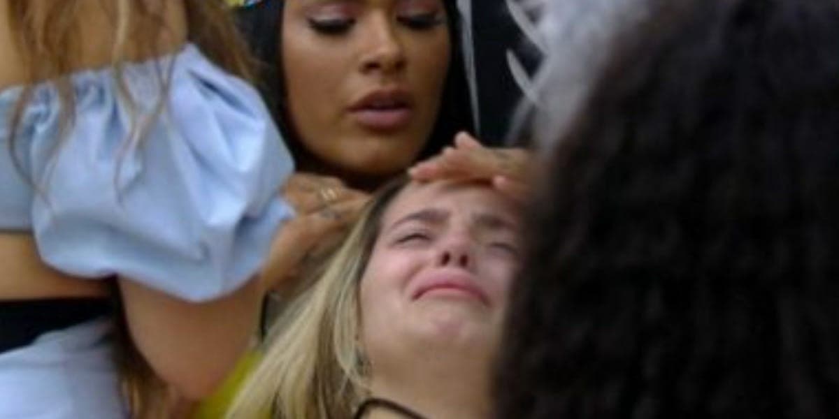 BBB21: Desesperada, Viih Tube chora descontroladamente com medo de eliminação BBB21: Desesperada, Viih Tube chora descontroladamente com medo de eliminação