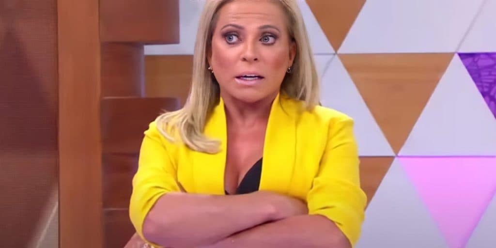 Christina Rocha perde a linha no SBT, escancara abuso de pai e dá basta em trauma: "Caí em outras garras"
