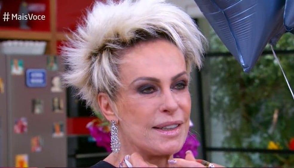 Bastidores do programa de Ana Maria tem gritaria e bateção de panela, após confirmação de novo Louro José