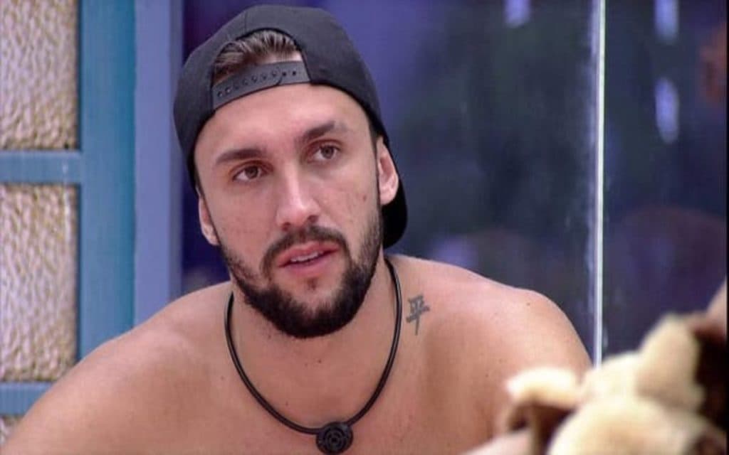 Eliminação de Arthur gera estranhamento dentro da Globo e reunião entre diretores é convocada de forma urgente
