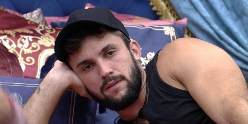 Frustrado, Arthur teme eliminação na reta final do BBB21, desabafa e expõe: "Talvez"