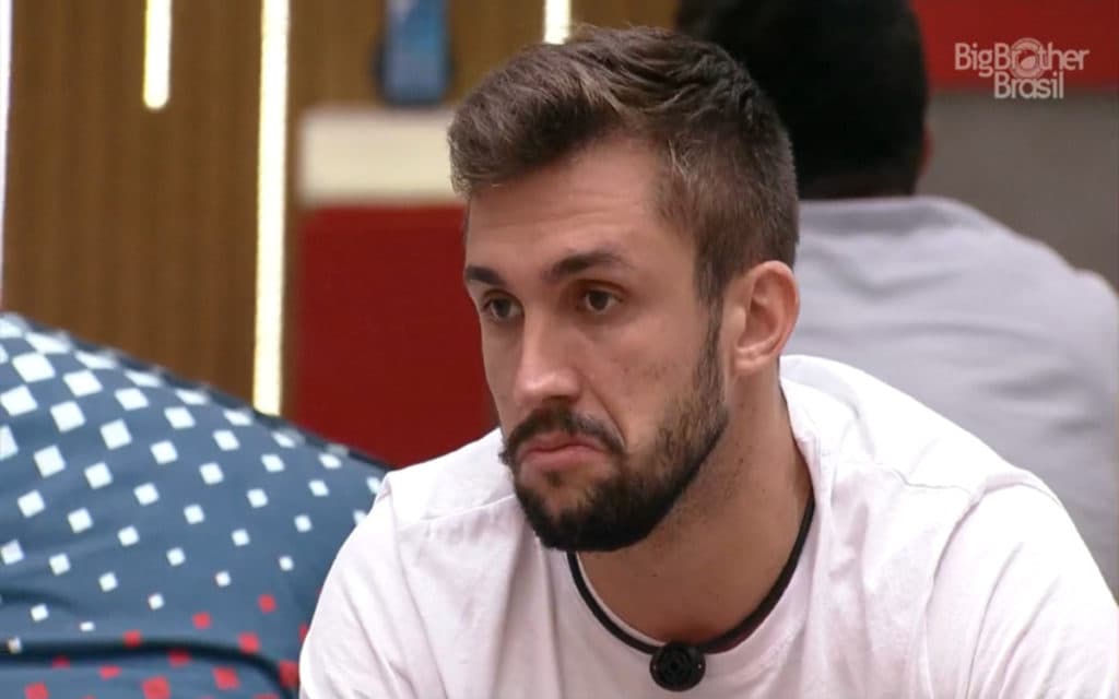 BBB21: Arthur tem passado exposto por famoso e relação com diretor da Globo vaza